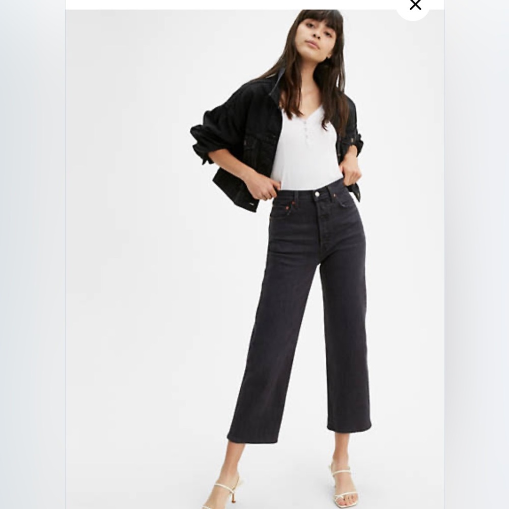 Women’s Levi Ribcage Straight Ankle Jeans in Perfect condition